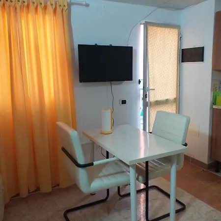 8 Calle Tangara La Gloria Apartment