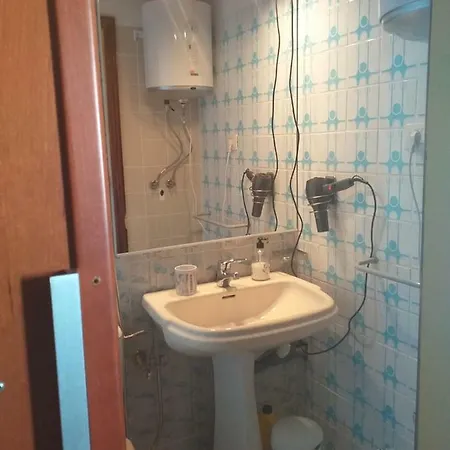 8 Calle Tangara La Gloria *