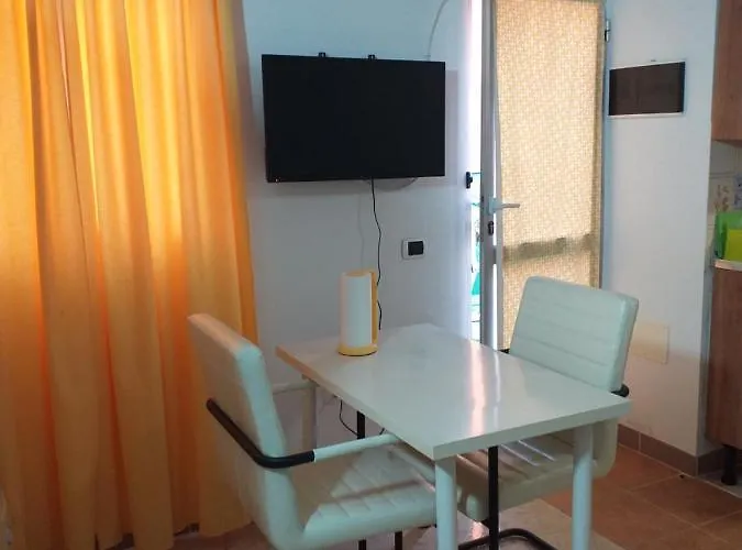 8 Calle Tangara La Gloria Apartman