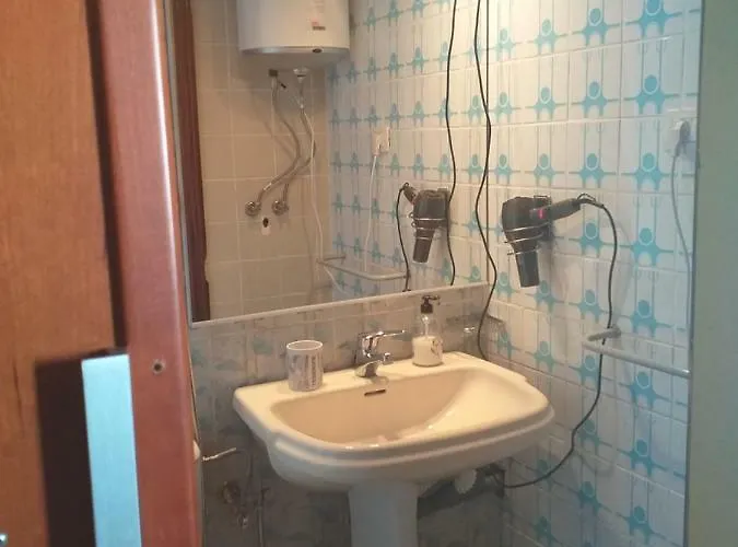 8 Calle Tangara La Gloria *