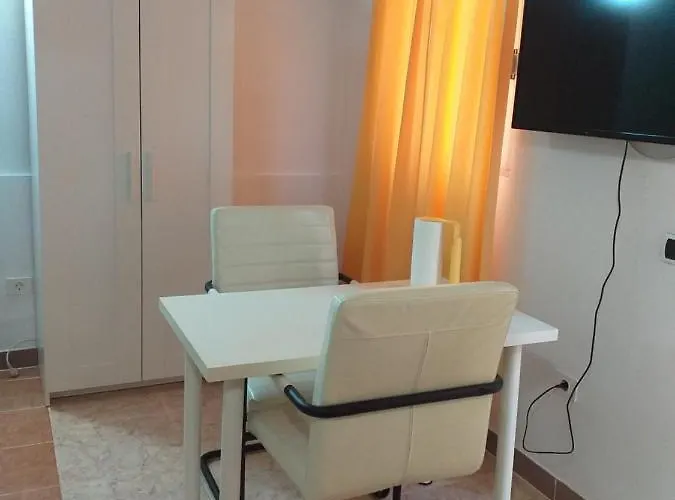 8 Calle Tangara La Gloria *